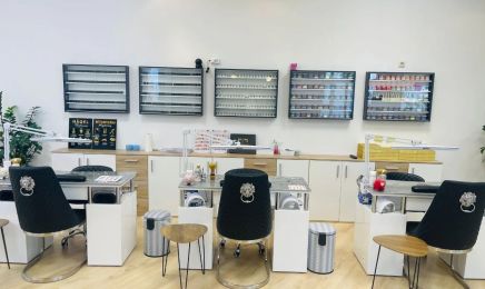 H & H Nails und Beauty: Kosmetikstudio in Gilching