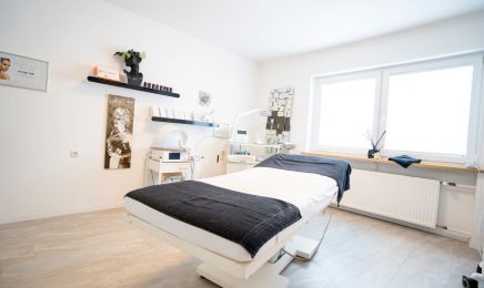 Beauty Cosmetics by Eva Mateja-Kraft : Kosmetikstudio in Lonnerstadt