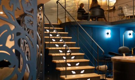L'Oiseau Bleu • Spécialiste en Coloration Végétale & Soins Holistiques : Manucure à Nice