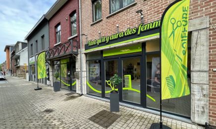Tant qu'il y aura des femmes : Coiffeur à Namur