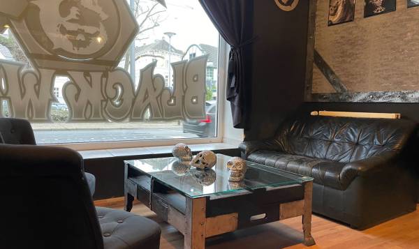 BLACK WHITE TATTOO - Krefeld