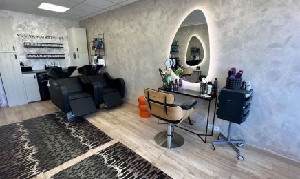 Yuliya Hairstylist  : Coiffeur à Éguilles