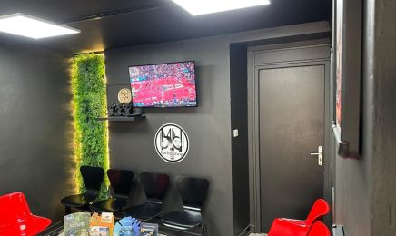 MN BarberShop - Segré : Coiffeur à Segré-en-Anjou Bleu
