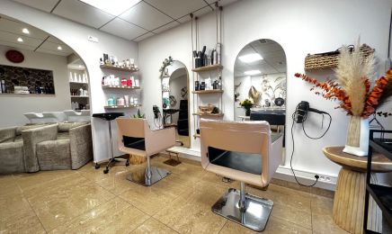 Salon by Medes Hair  : Manucure à Marignane