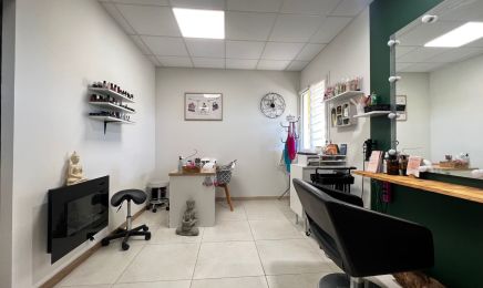 L’instant beauté avec coraline / Jolie demoiselle Bio : Coiffeur à Orgon