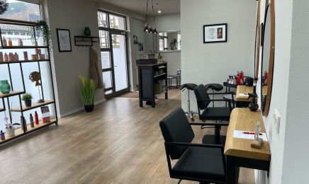 Das Haarwerk Annika Milbrath: Friseur in Lennestadt