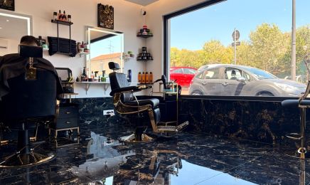 La maison Ba&ta  : Barbier à La Roquette-sur-Siagne