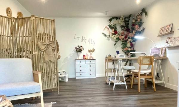 LES JOLY NAILS By Estelle