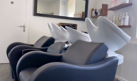 Janoï : Coiffeur à Charly