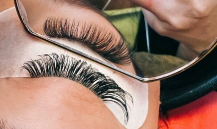 Cils Meena  : Manucure à Mérignac