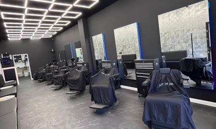 Art of Ari Friseursalon Damen und Herren & Barber Bart: Kosmetikstudio in Hamburg