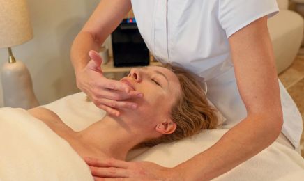 Emmanuelle Reis - Massage bien-être / Drainage lymphatique / Madérothérapie / Kobido : Institut de beauté à Éguilles