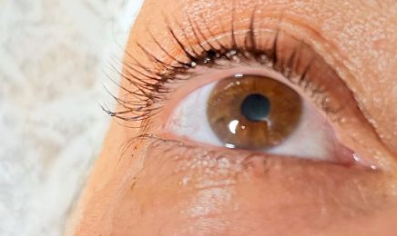 Des cils aux bouts des ongles  : Manucure à TOULOUGES