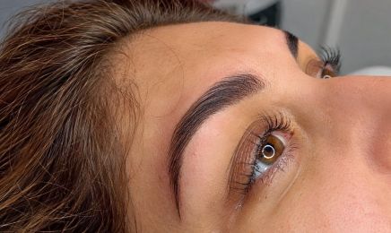 Les Soins de Pau' - Maquillage permanent des sourcils : Institut de beauté à Betton