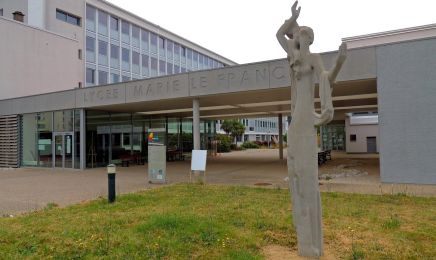 Lycee Marie le franc ( Esthétique )  : Institut de beauté à Lorient