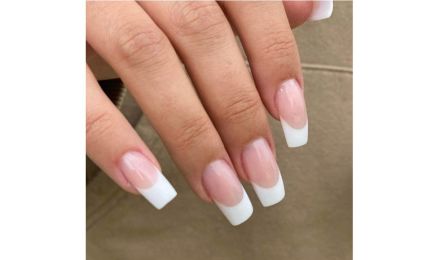 Dina Studio Ongles  : Manucure à Coutances
