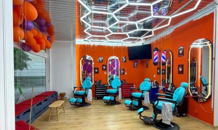 Los Angeles Friseur: Kosmetikstudio in München