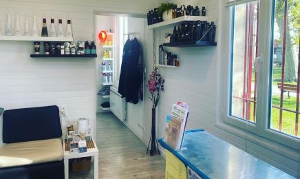 Le Salon du Lac : Barbier à Saint-Magne