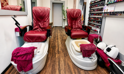 Moon Nails: Nagelstudio in Frankfurt am Main