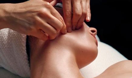 Ästhetik Room Maria  Sayb: Friseur in Nürnberg