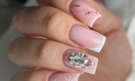 Atelier L Beauty : Manucure à Issoudun