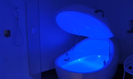 OSMOSE Centre de Flottaison et de Relaxation : Manucure à Baie-Mahault