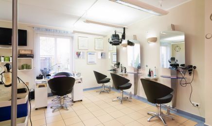 Nicole's Hairlounge UG: Barbershop in Obertshausen