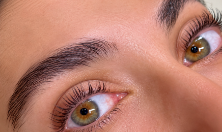 Le Boudoir Privé Manucure et Beauté des pieds Russes / Rehaussement de cils / Épilation  : Institut de beauté à Lyon