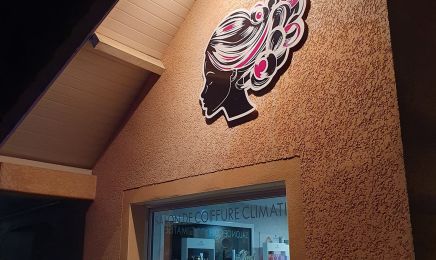 Paus’Colorée : Coiffeur à Le Miroir