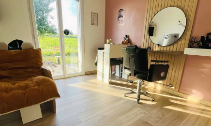 At'home coiffure by Faustine : Coiffeur à Bellefontaine