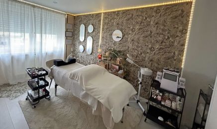 Maison Skinea : Institut de beauté à Holling