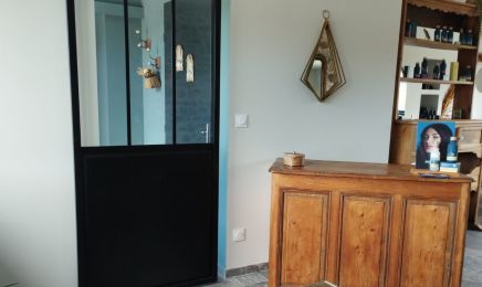 La Mélodie des Ciseaux : Coiffeur à His