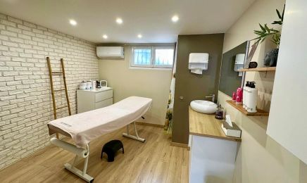 Amélie Esthétique & Co’ ( Uniquement sur Rdv ) : Coiffeur à Chilly-Mazarin