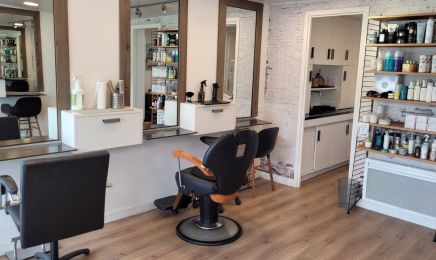 Autour du fauteuil : Coiffeur à Île-Tudy