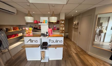 Pauline Esthétique - Chez les Filles : Manucure à Saint-Paul-en-Jarez