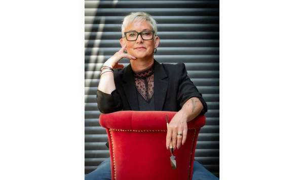 Calligraphy Hair Martina Bark