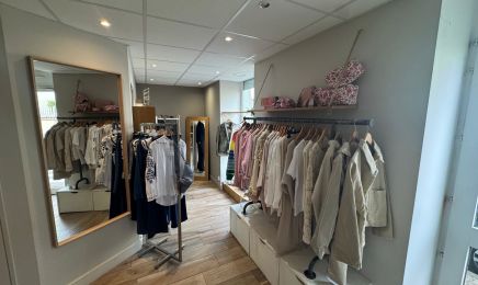 Pauline Esthétique - Chez les Filles : Manucure à Saint-Paul-en-Jarez
