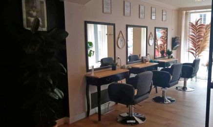 Le Coiffeur Normand : Manucure à Quettehou