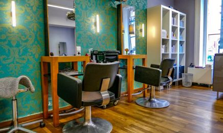 Christine Schuster @ Reflection Friseurteam: Friseur in Frankfurt am Main