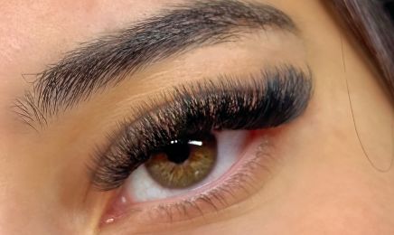 SK Academy & SK Lashes : Manucure à Vénissieux
