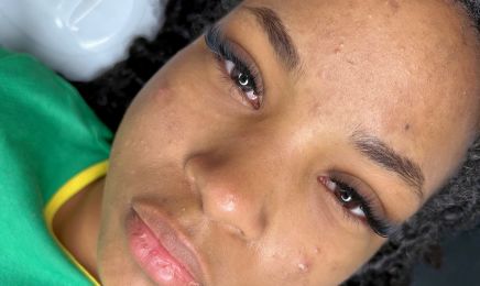 Ongles by Mels & Lashes Fiof.K : Institut de beauté à La Seyne-sur-Mer