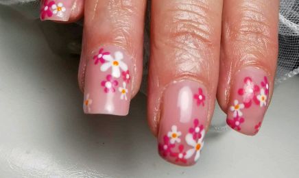 Némésias Nails : Institut de beauté à Chavigny
