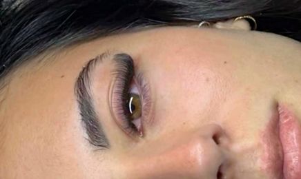 Lash brow art studio  : Institut de beauté à Saint-Raphaël