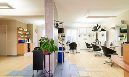 Nicole's Hairlounge UG: Barbershop in Obertshausen