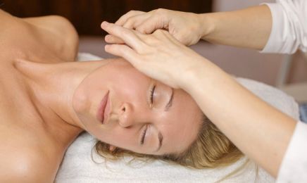 Caroline Robin - Massages - Soin Énergétique - Réflexologie - Magnétisme  : Institut de beauté à Marseille