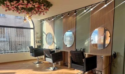 L'instant Maude : Coiffeur à Mathay