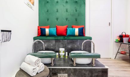 Pomme Rouge Nail Bar : Institut de beauté à Paris