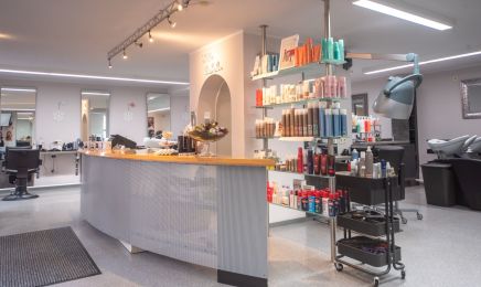 Dieter Knoll Frisuren und Trends: Kosmetikstudio in Pappenheim