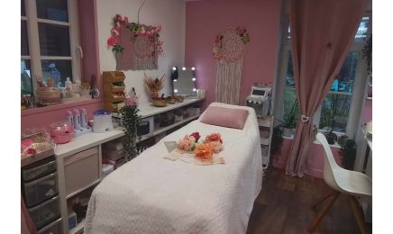 Le chalet d’Angel beauté & bien-être : Manucure à Raismes