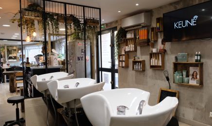 Le 825  : Coiffeur à Anse